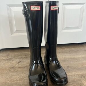 Hunter Boots, Women’s Original Tall Gloss Rain Boots, Black, US 7